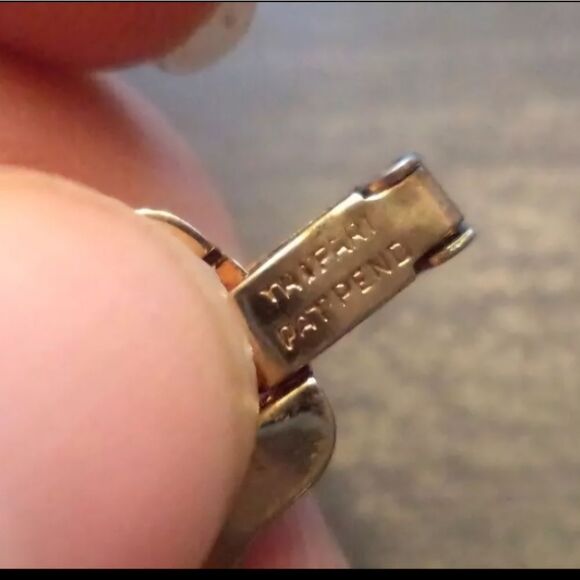 RARE VINTAGE SIGNED TRIFARI PAT PEND GOLD TONE 7 1/8" BRACELET EXCELLENT 1950 - Picture 3 of 8